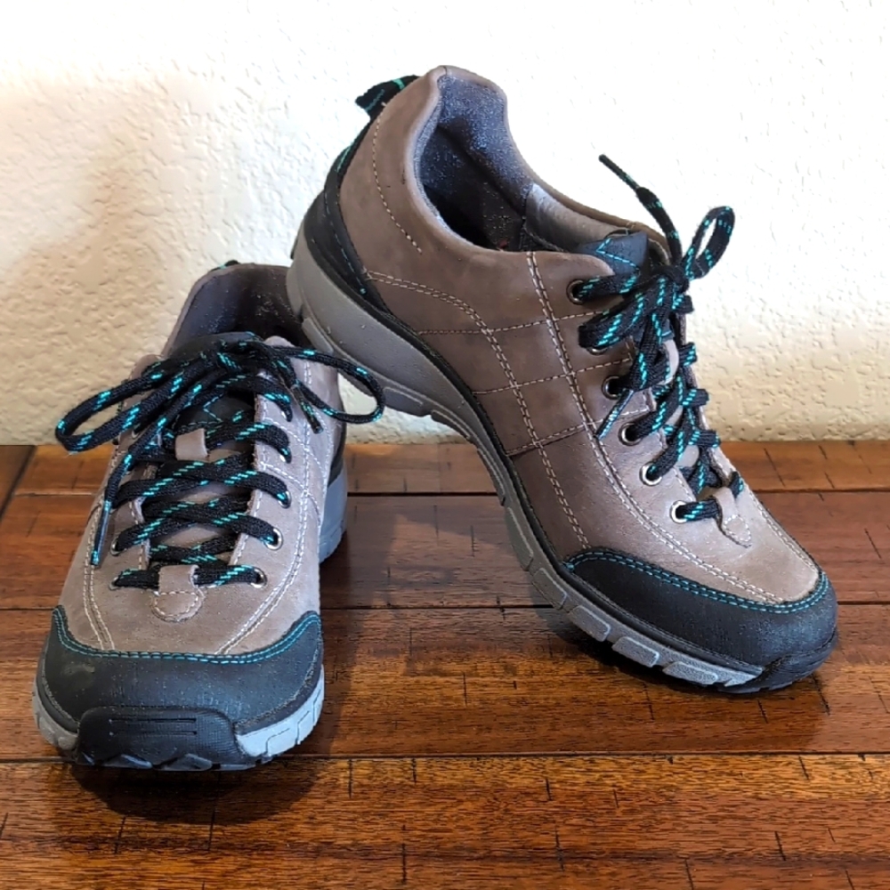 NIB Clarks Outdoor Wave Trek Waterproof Leather Sneaker Shoes Size 7 N